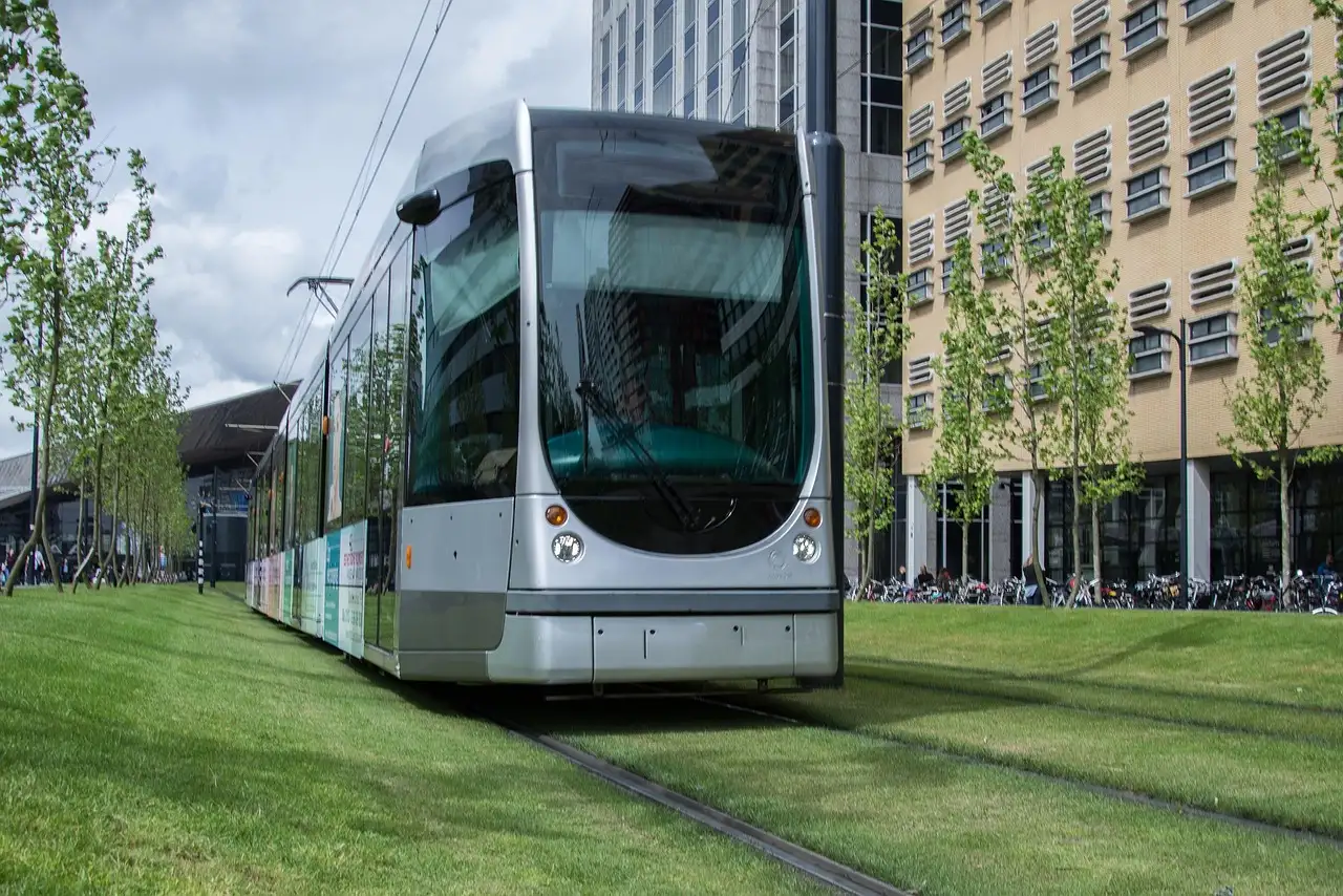 Hoe rijdt lijn 25 rotterdam